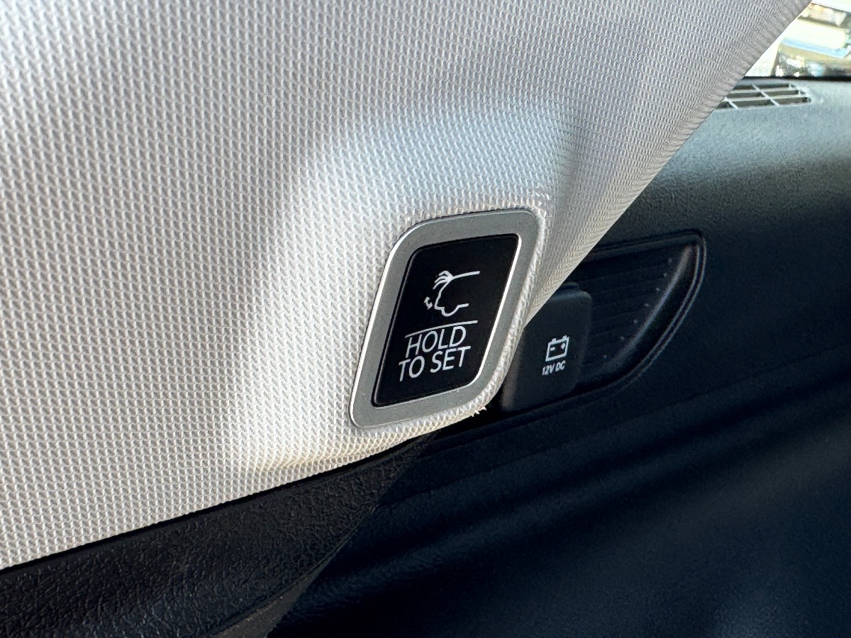 2023 Jeep Cherokee 4xe photo 10
