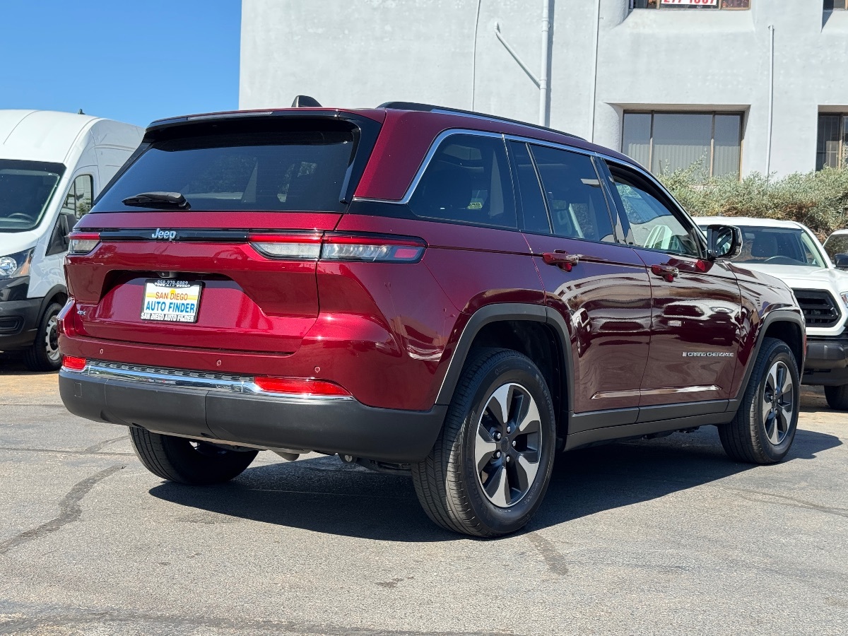 2023 Jeep Cherokee 4xe photo 13