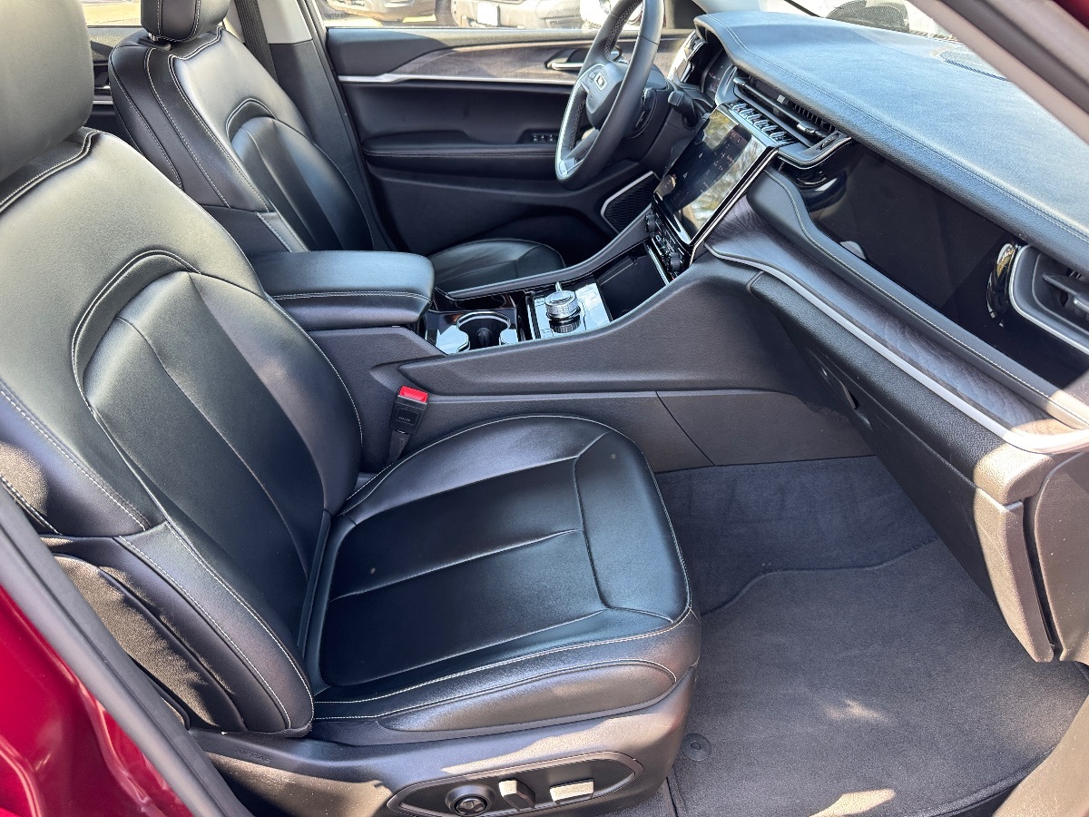 2023 Jeep Cherokee 4xe photo 15