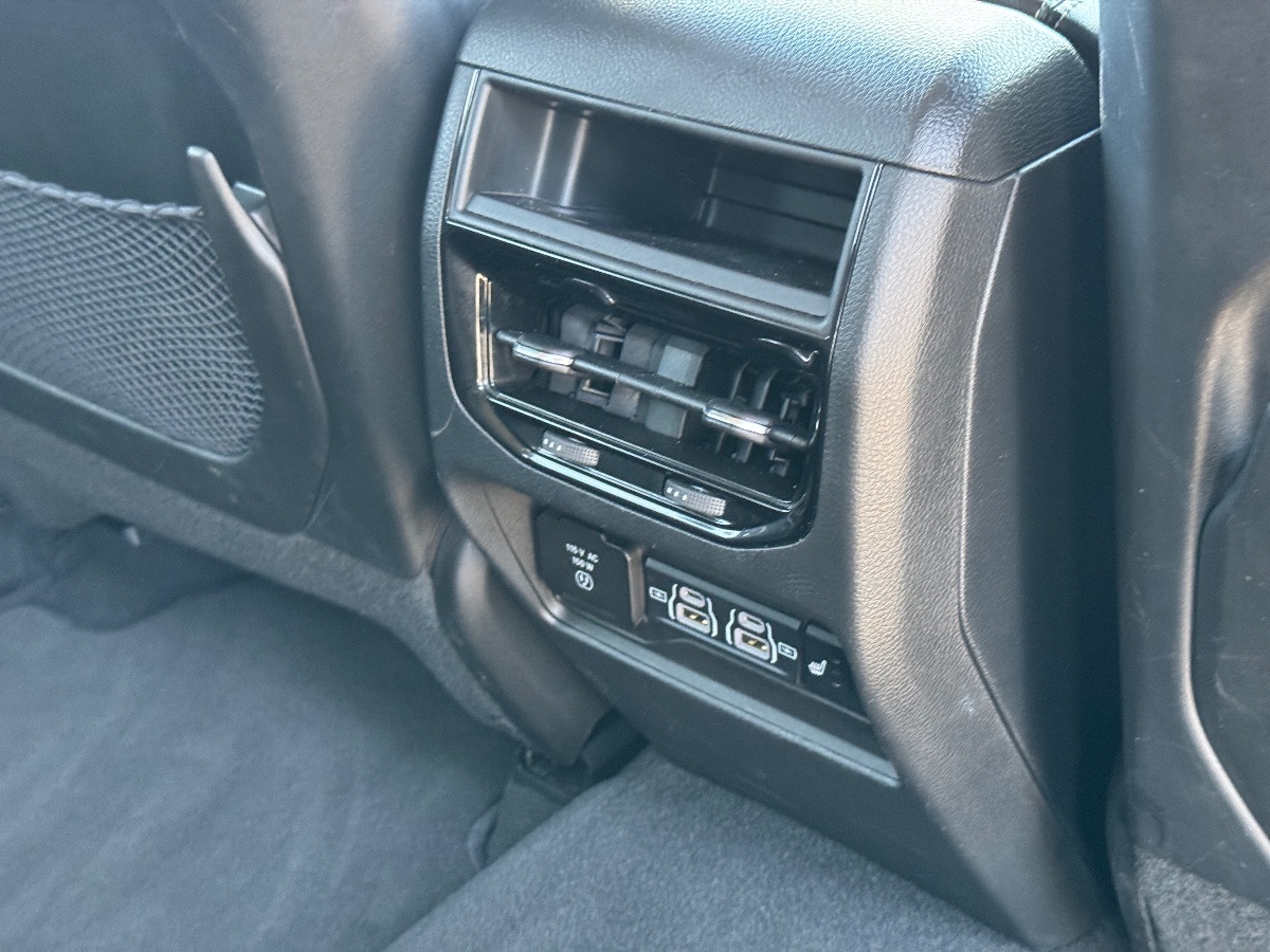 2023 Jeep Cherokee 4xe photo 17