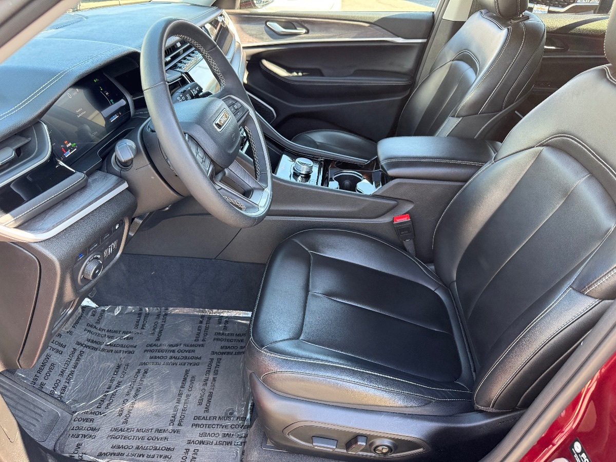 2023 Jeep Cherokee 4xe photo 24