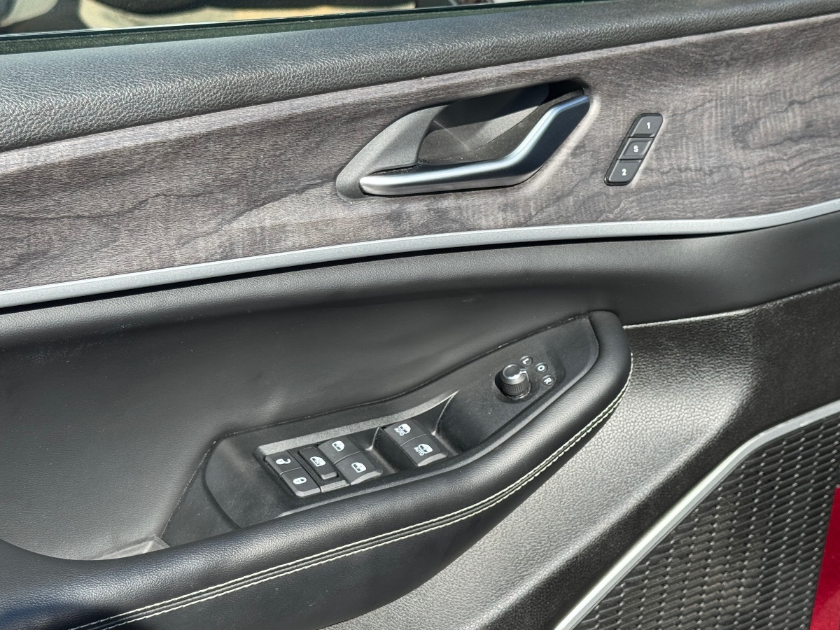 2023 Jeep Cherokee 4xe photo 28