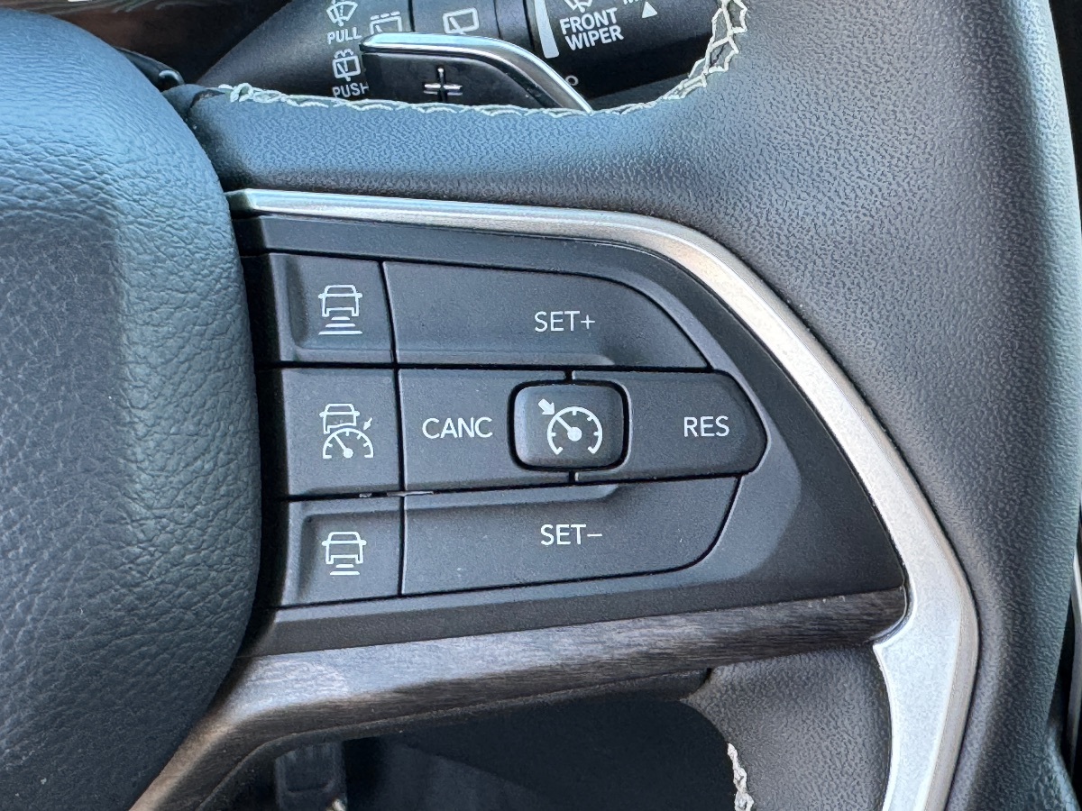 2023 Jeep Cherokee 4xe photo 33