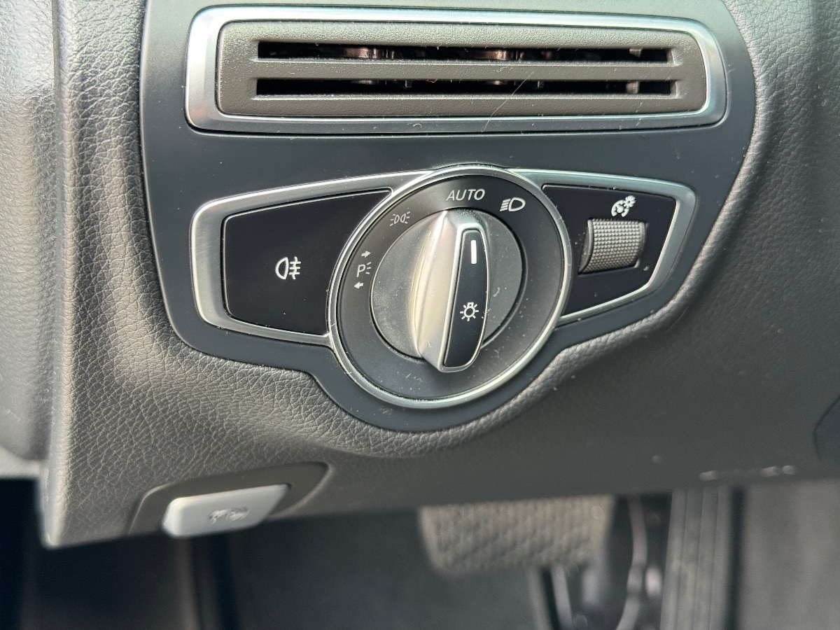 2021 Mercedes Benz C 300 Sedan photo 25