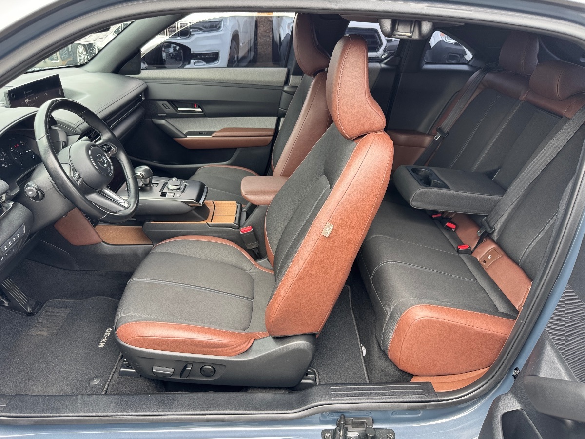 2022 Mazda MX-30 Premium Plus photo 16