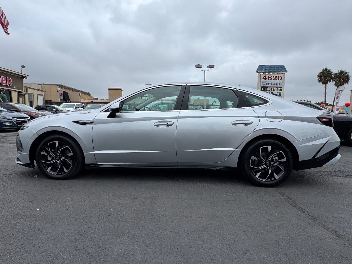 2025 Hyundai Sonata SEL photo 5