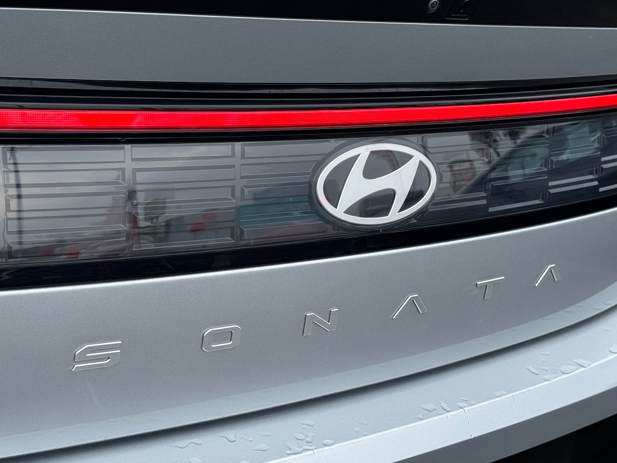 2025 Hyundai Sonata SEL photo 9