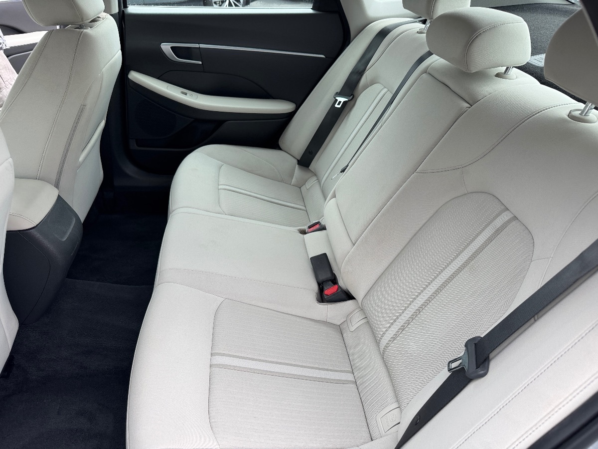 2025 Hyundai Sonata SEL photo 15