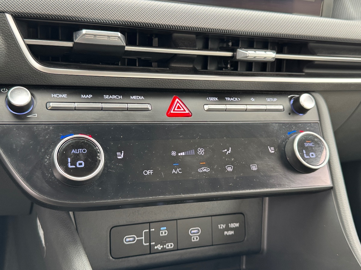2025 Hyundai Sonata SEL photo 26