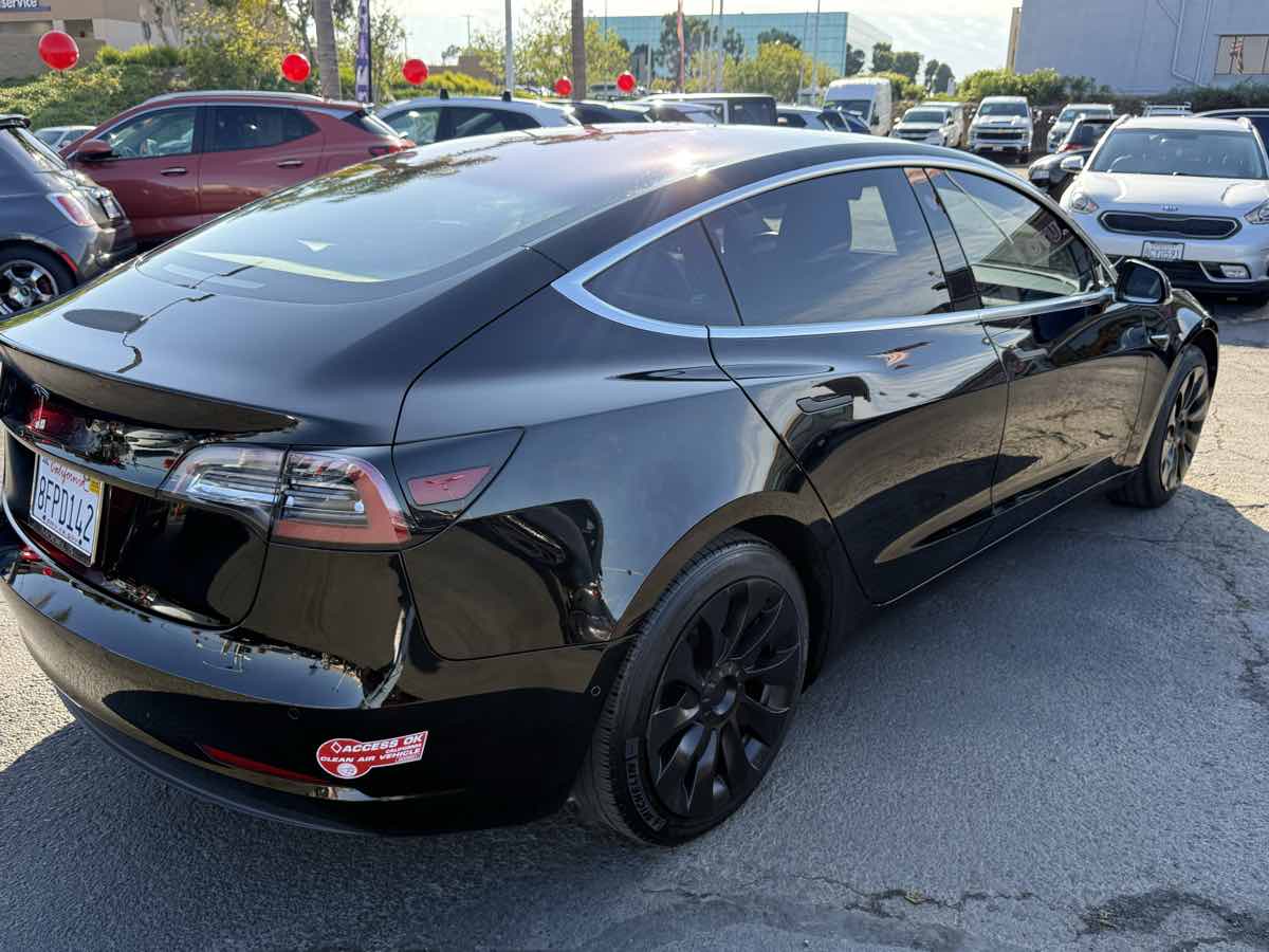 2018 Tesla Model 3 photo 4