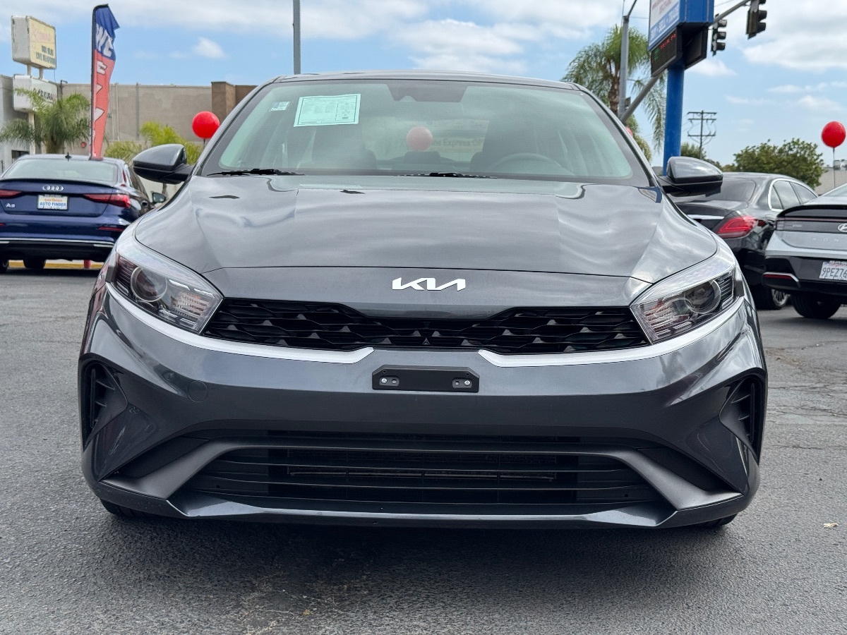2024 Kia Forte LXS photo 5