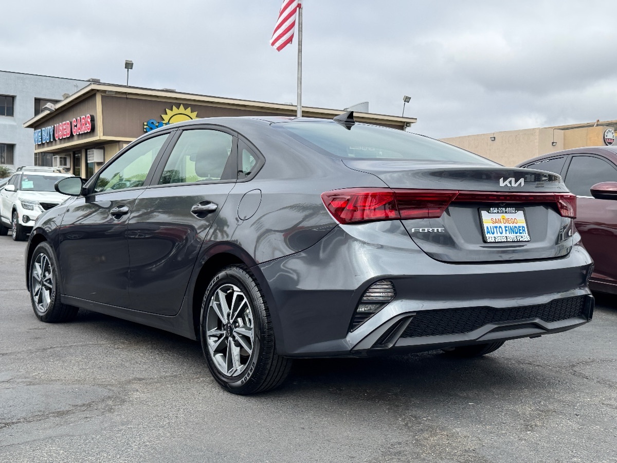 2024 Kia Forte LXS photo 8