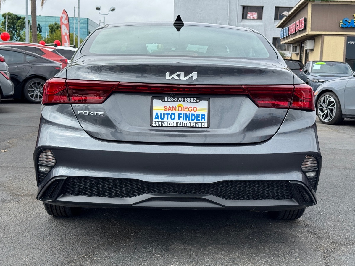 2024 Kia Forte LXS photo 9