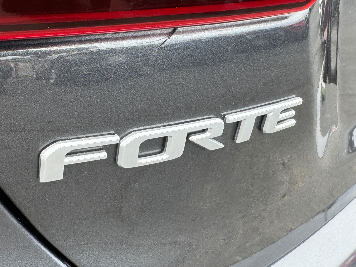 2024 Kia Forte LXS photo 11