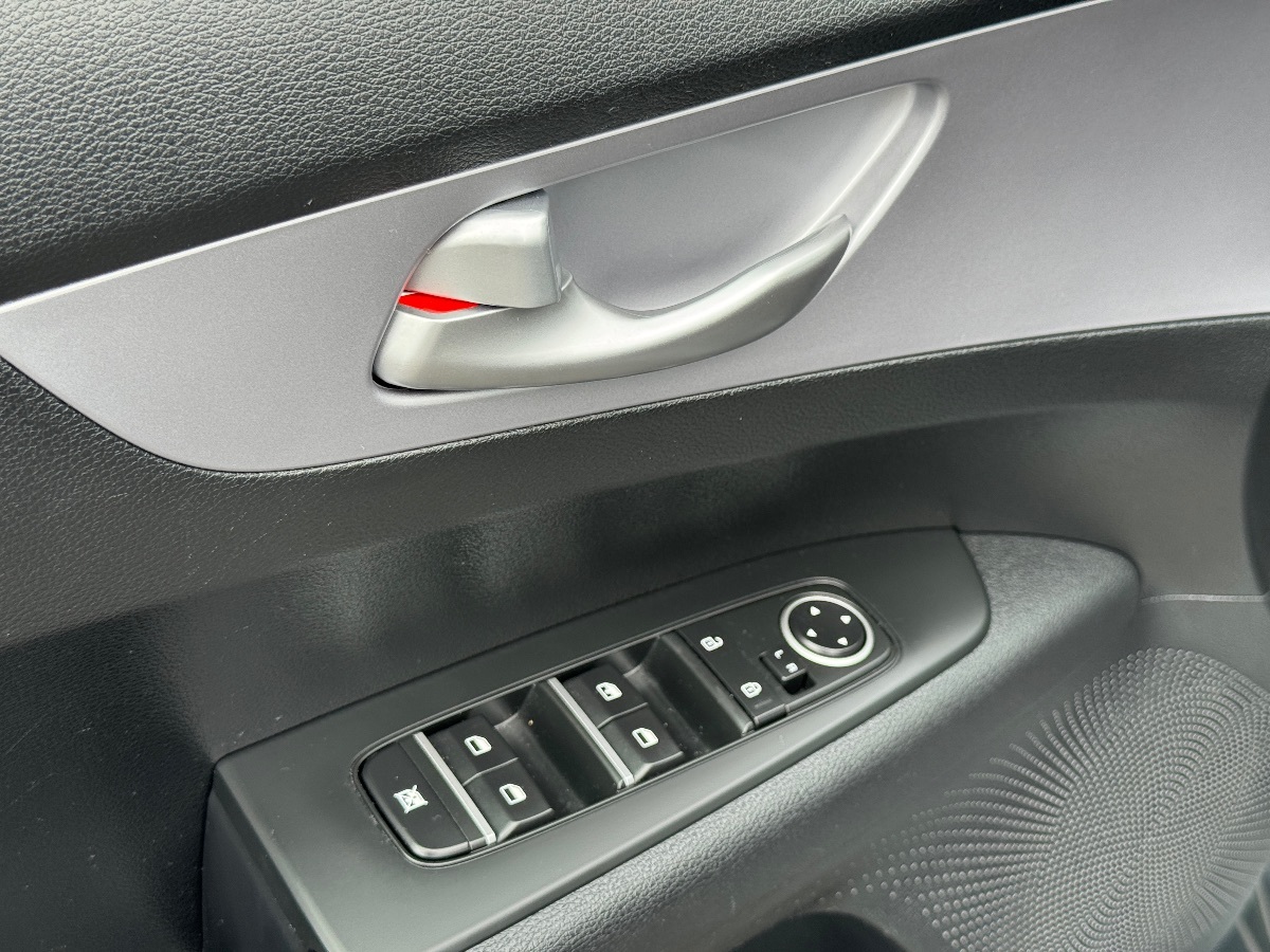 2024 Kia Forte LXS photo 26