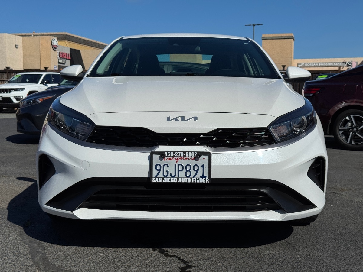 2023 Kia Forte LXS photo 5