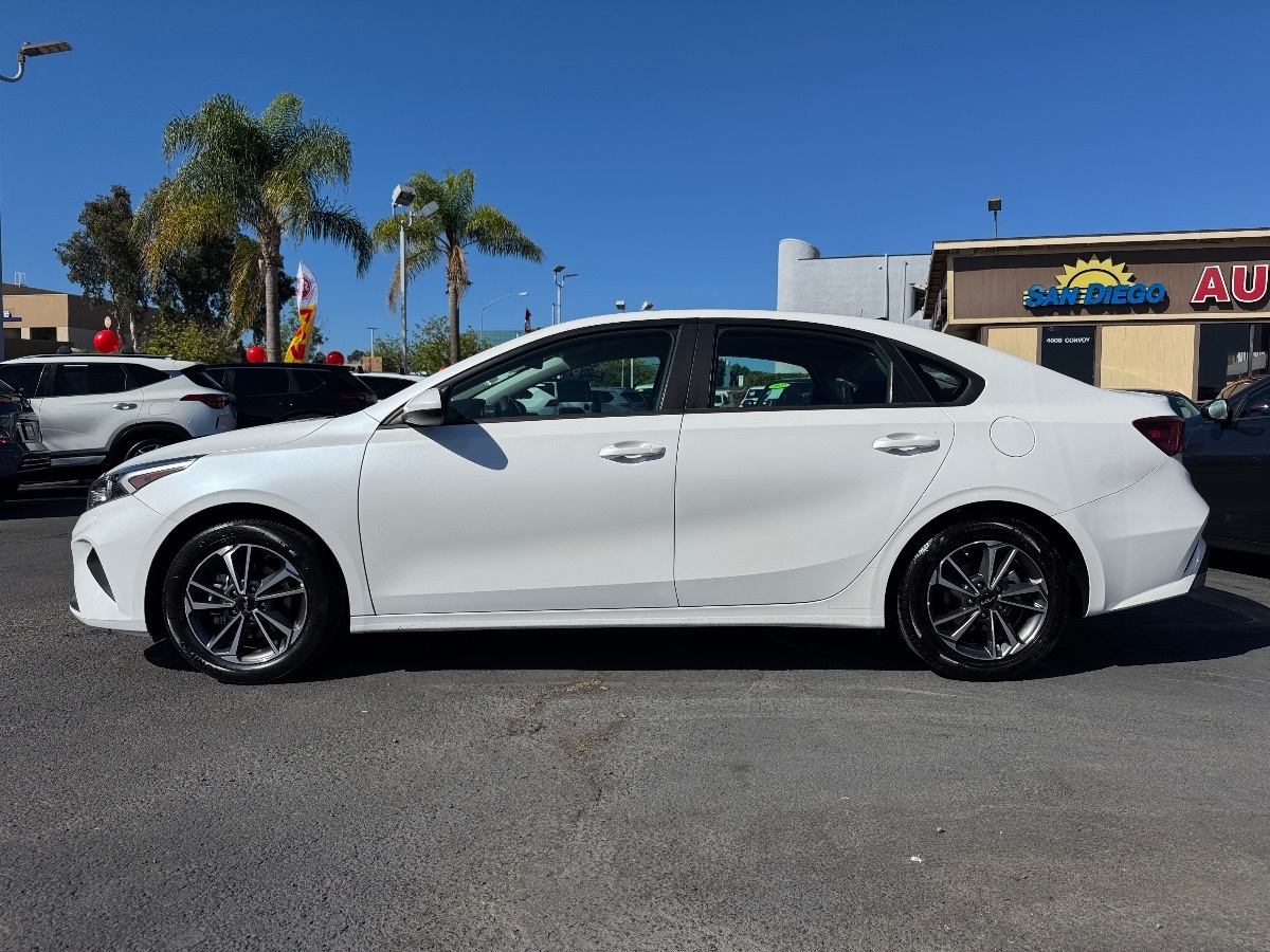 2023 Kia Forte LXS photo 7