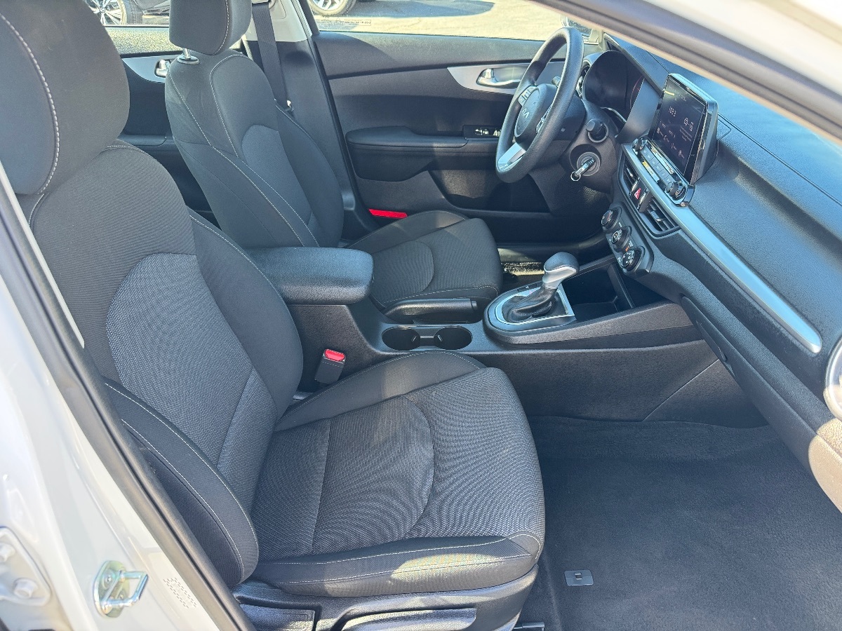 2023 Kia Forte LXS photo 14