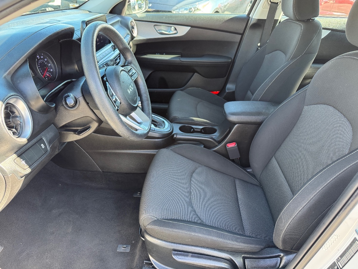 2023 Kia Forte LXS photo 23
