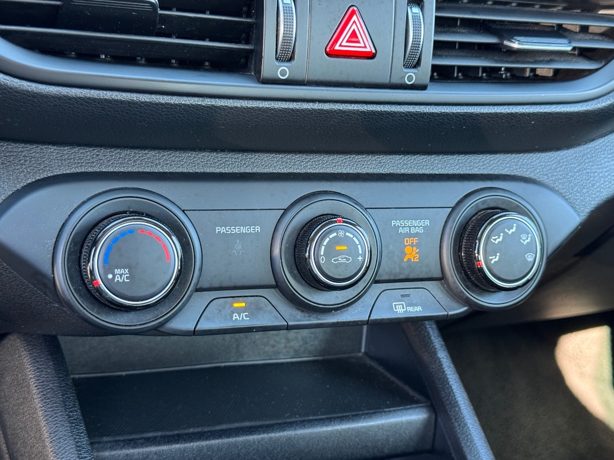 2023 Kia Forte LXS photo 28