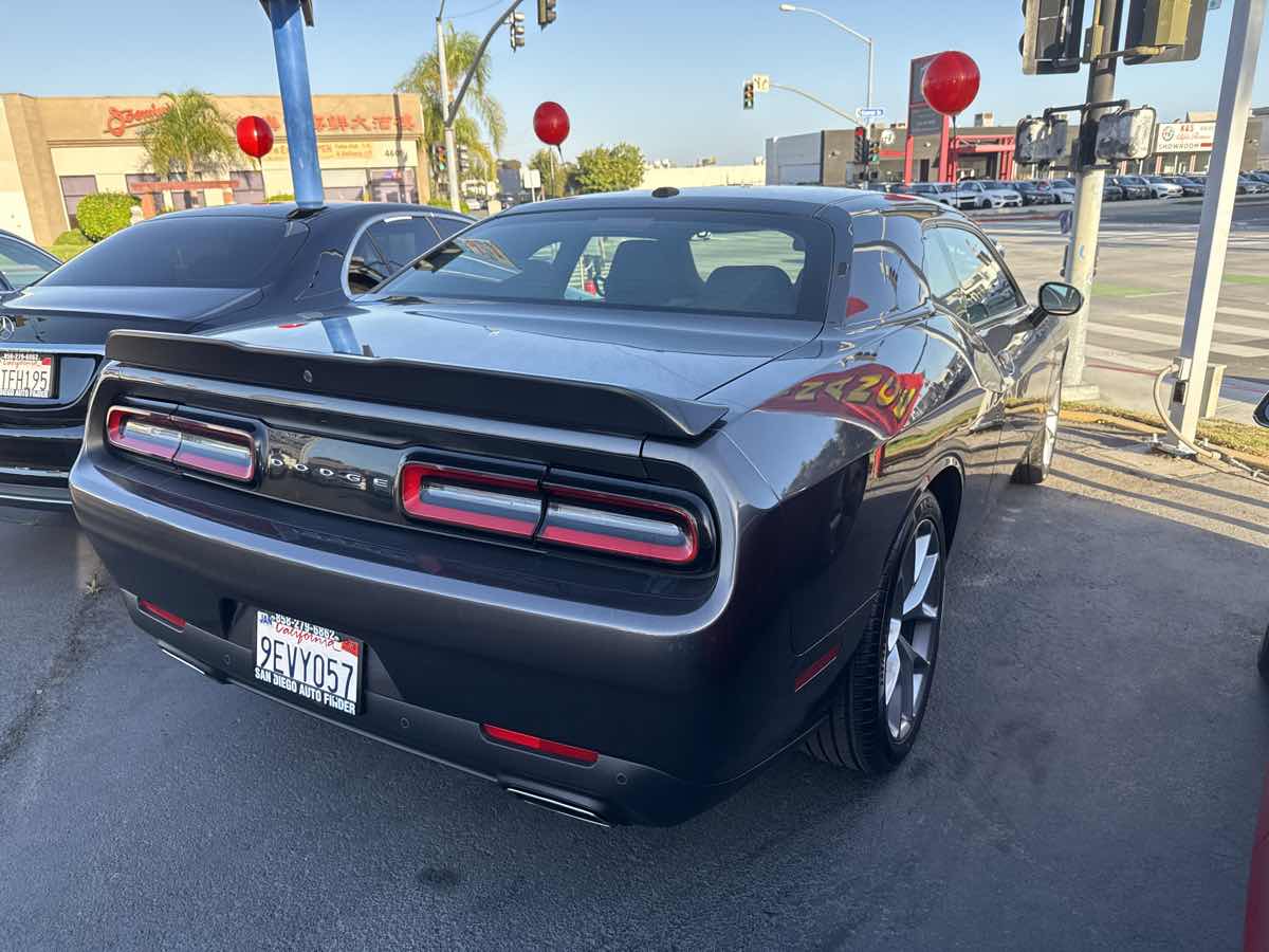 2023 Dodge Challenger GT photo 4