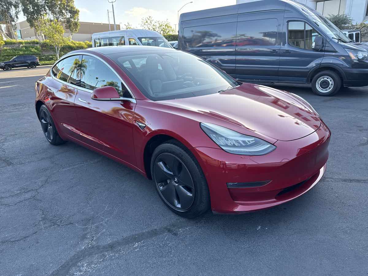 2019 Tesla Model 3 Standard Range Plus photo 2
