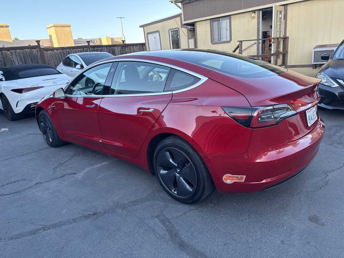 2019 Tesla Model 3 Standard Range Plus photo 5