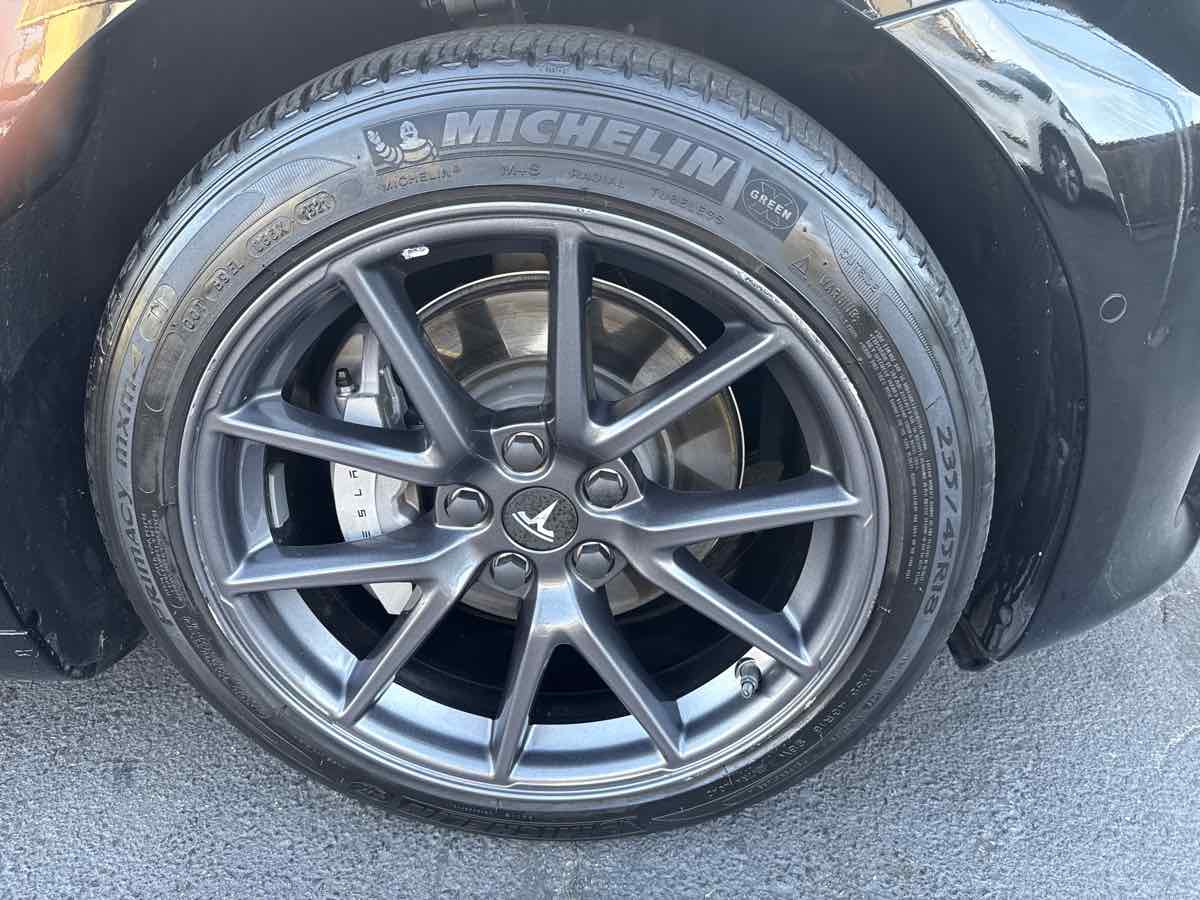2021 Tesla Model 3 Standard Range Plus photo 3