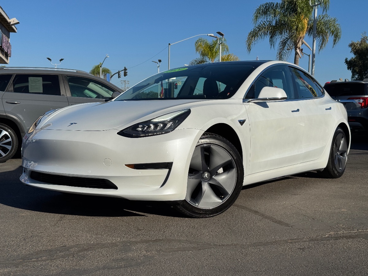 2020 Tesla Model 3 Standard Range Plus photo 2