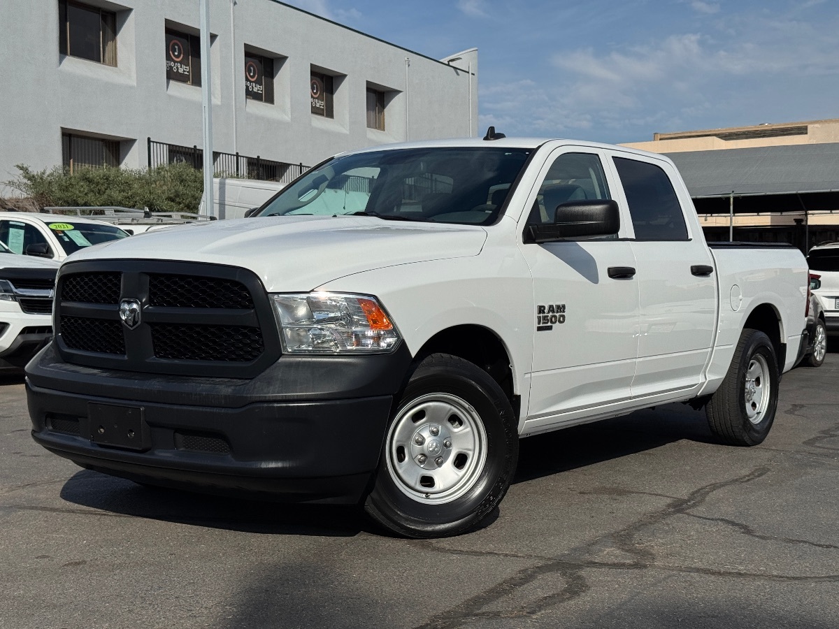 2020 Ram 1500 Classic Tradesman photo 2