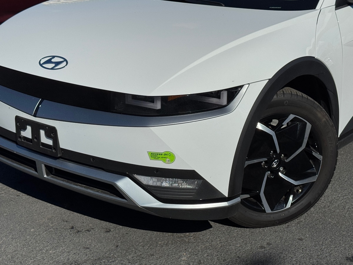 2023 Hyundai Ioniq 5 SEL photo 2