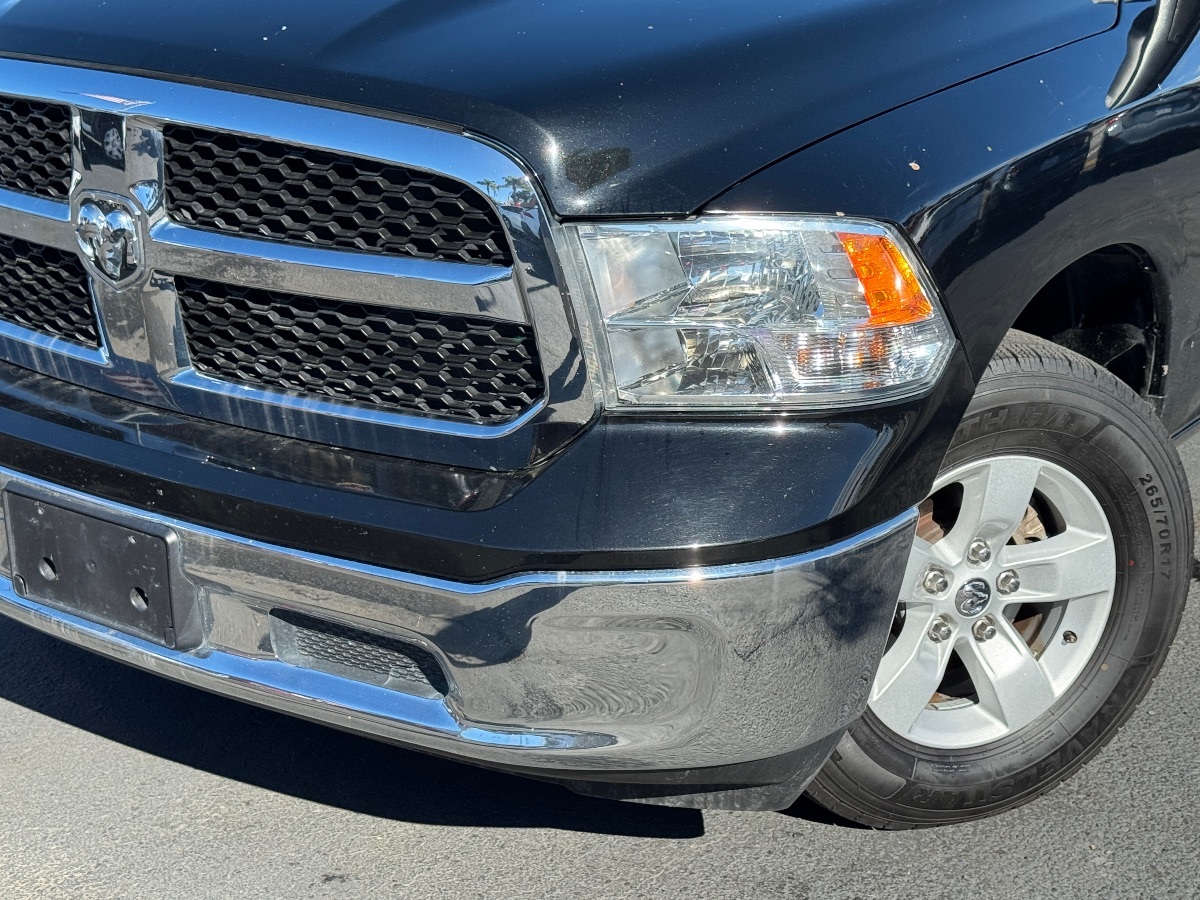 2023 Ram 1500 Classic SLT photo 3