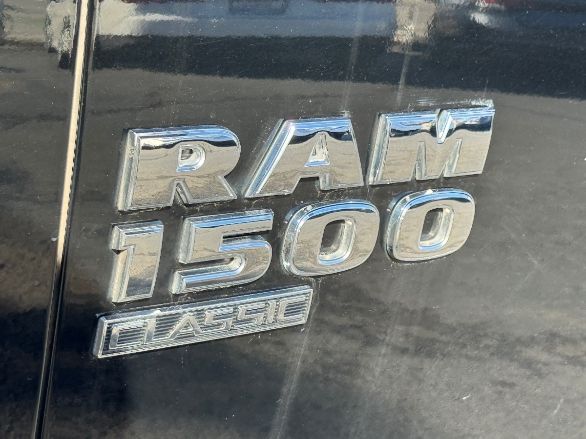 2023 Ram 1500 Classic SLT photo 4