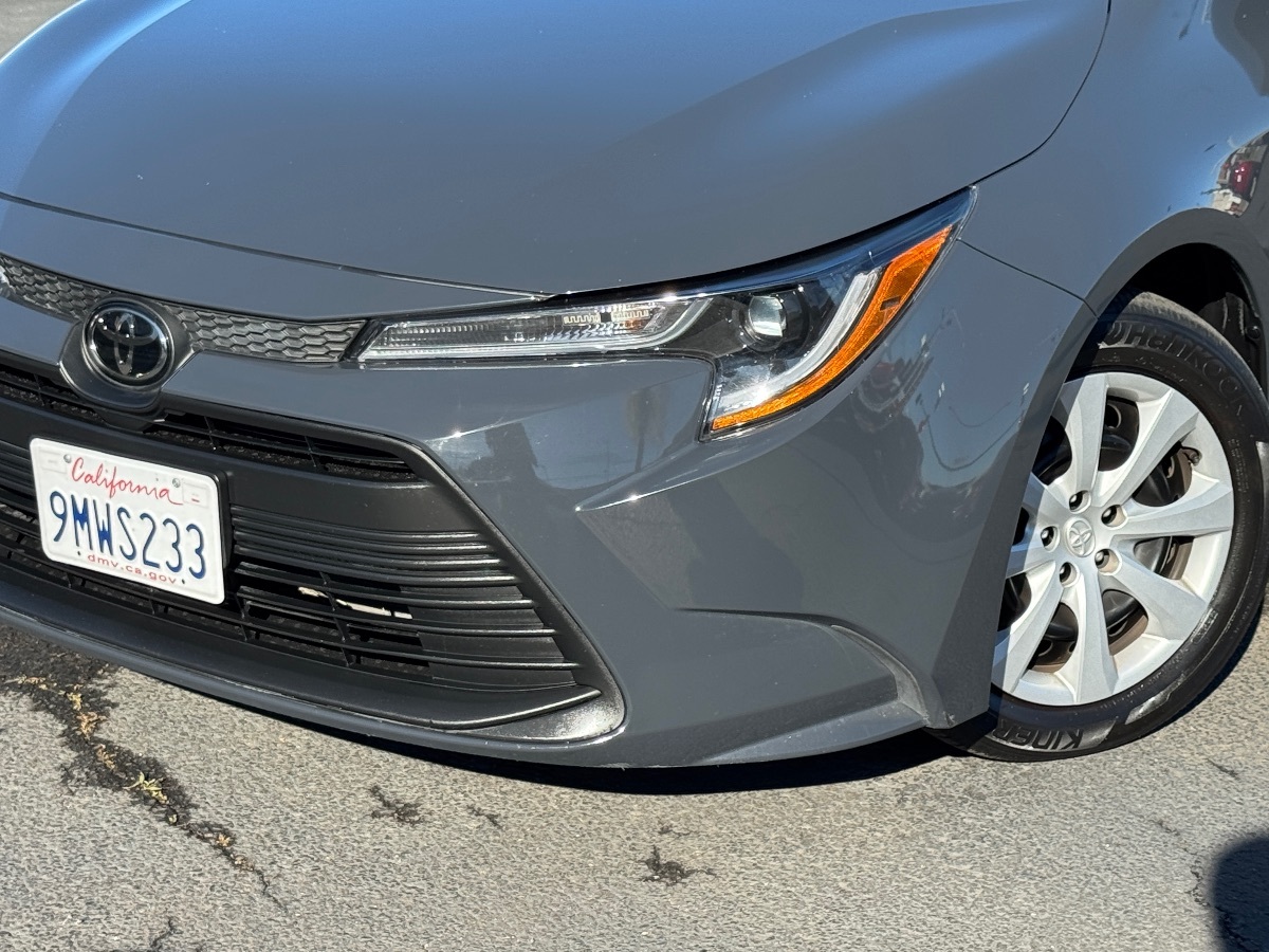 2024 Toyota Corolla LE photo 2