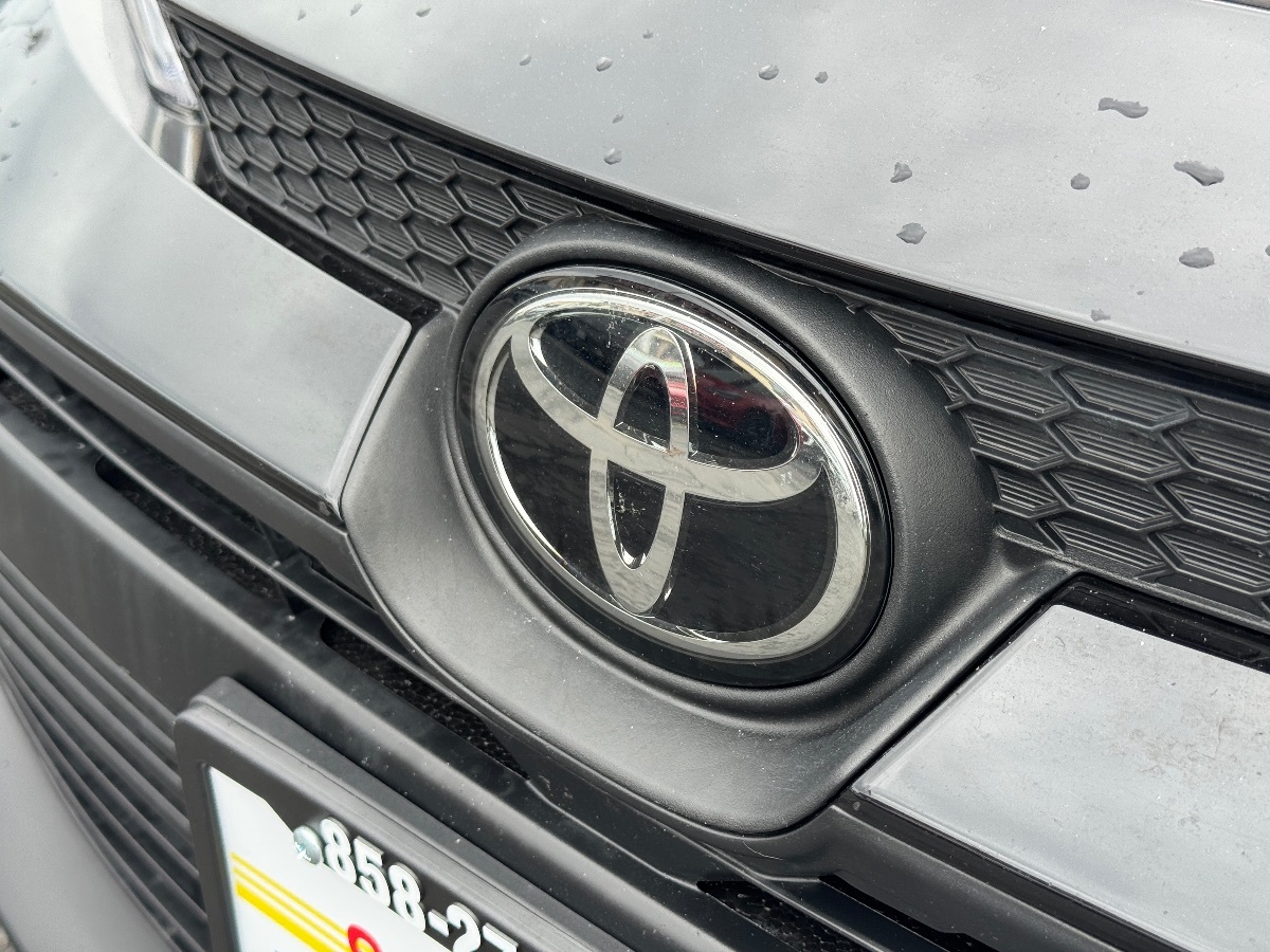 2024 Toyota Corolla LE photo 2