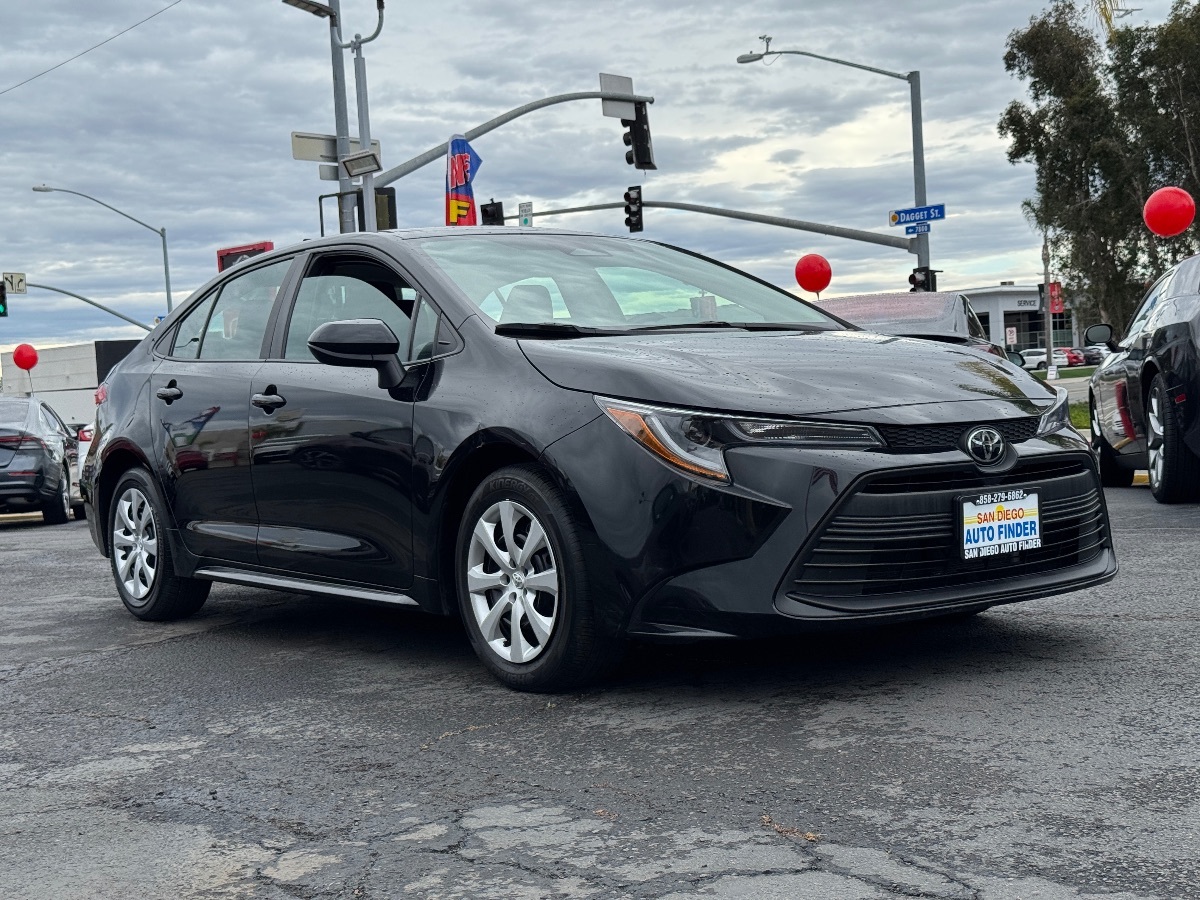2024 Toyota Corolla LE photo 3