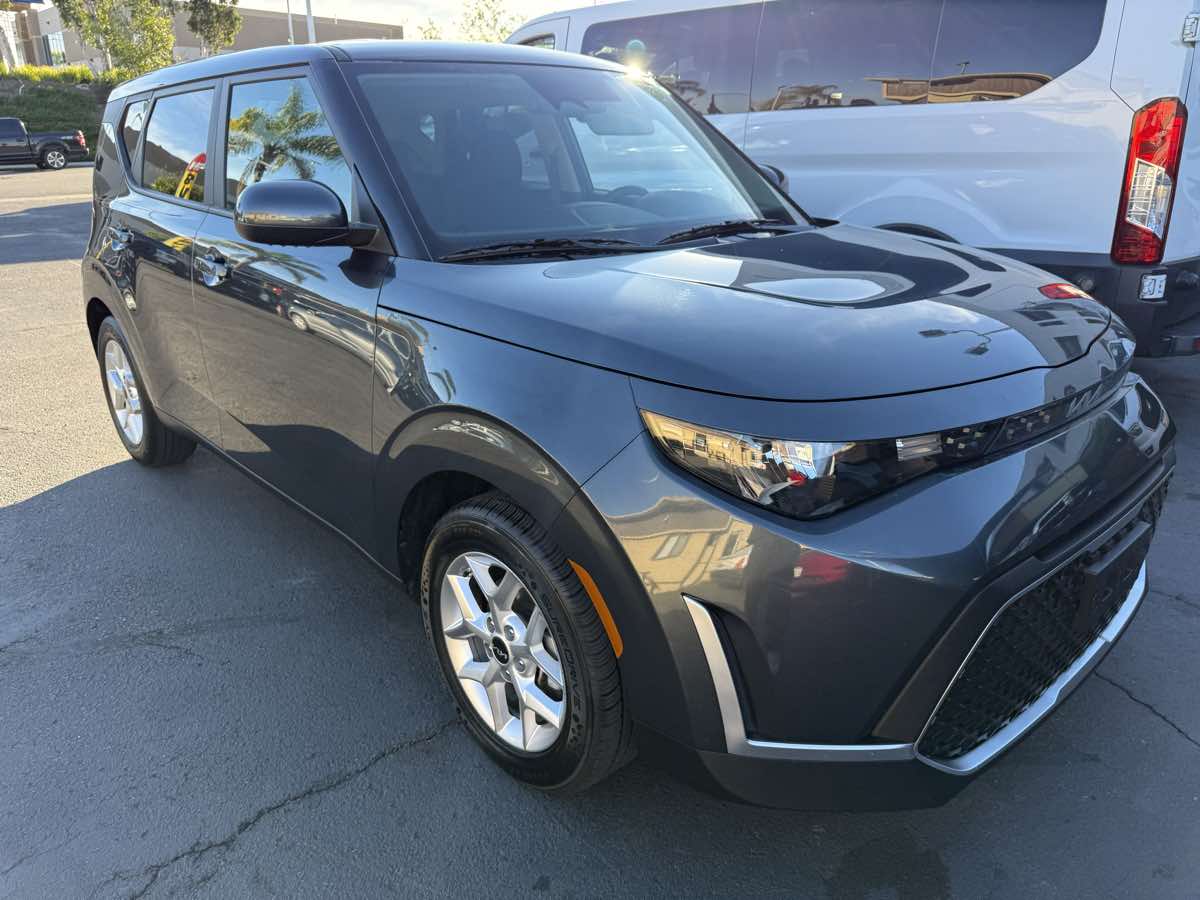 2024 Kia Soul LX S photo 3