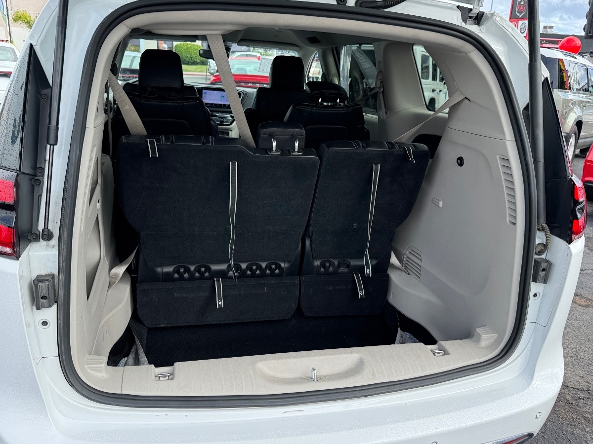 2023 Chrysler Pacifica Touring L - Photo 9