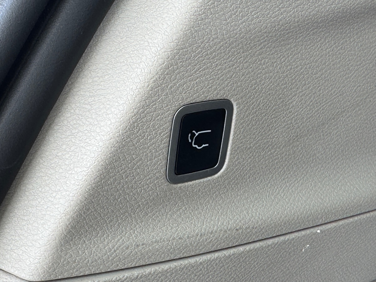 2023 Chrysler Pacifica Touring L - Photo 10