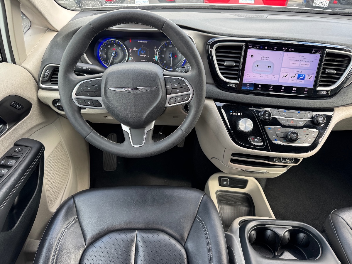 2023 Chrysler Pacifica Touring L - Photo 23