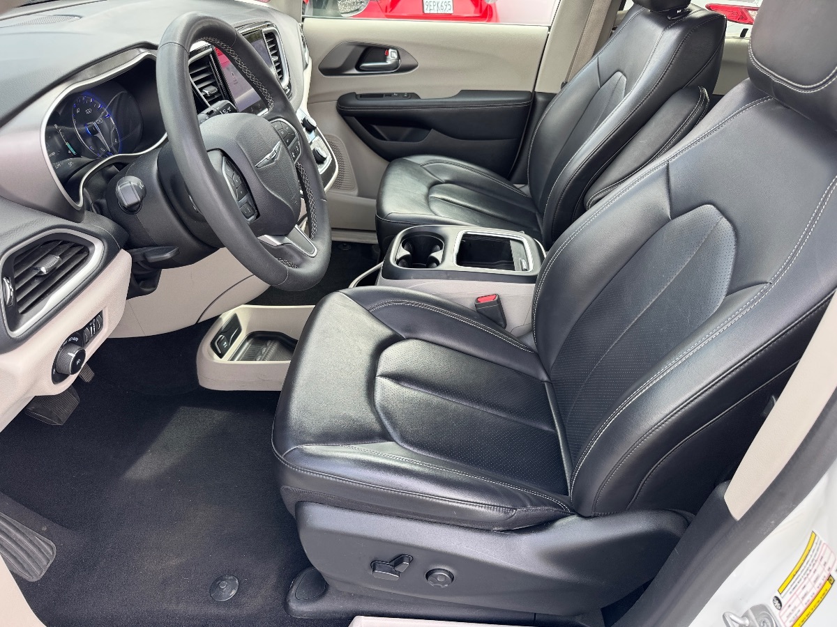 2023 Chrysler Pacifica Touring L - Photo 27