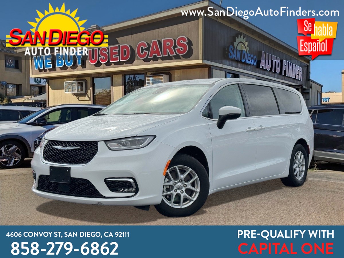 2023 Chrysler Pacifica Touring L's photo