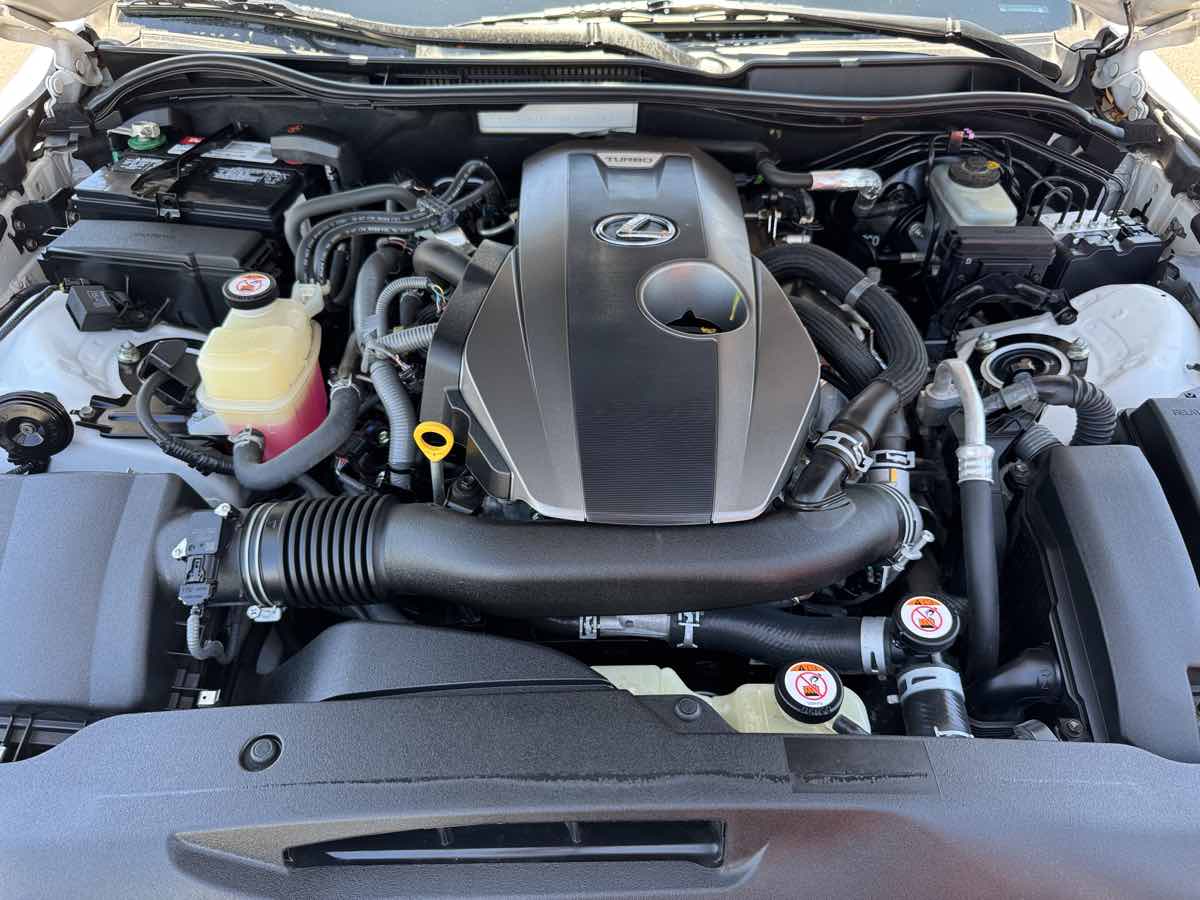 2017 Lexus IS 200t - Photo 7