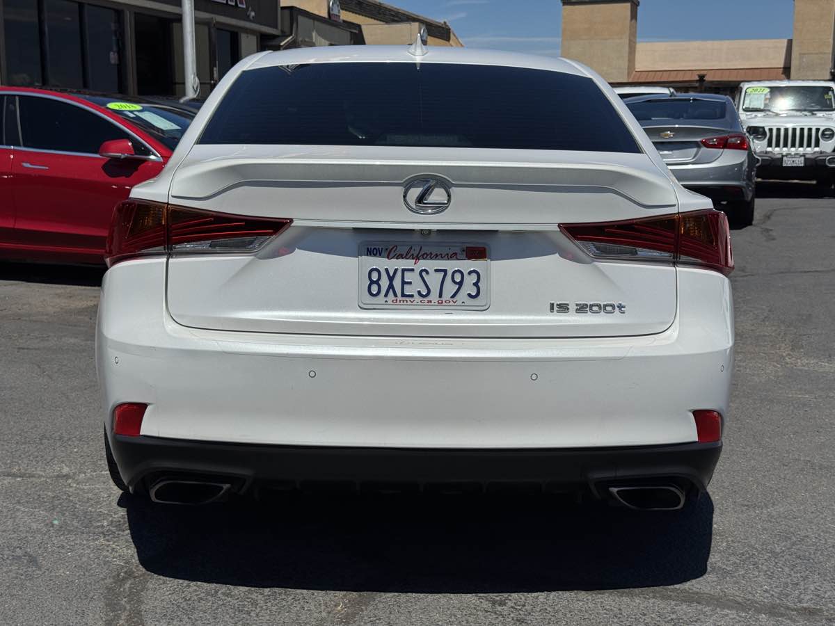 2017 Lexus IS 200t - Photo 10