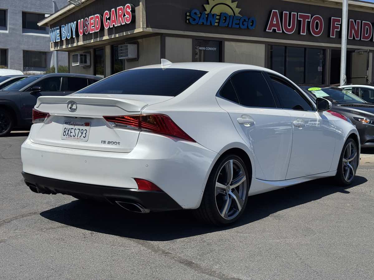 2017 Lexus IS 200t - Photo 11
