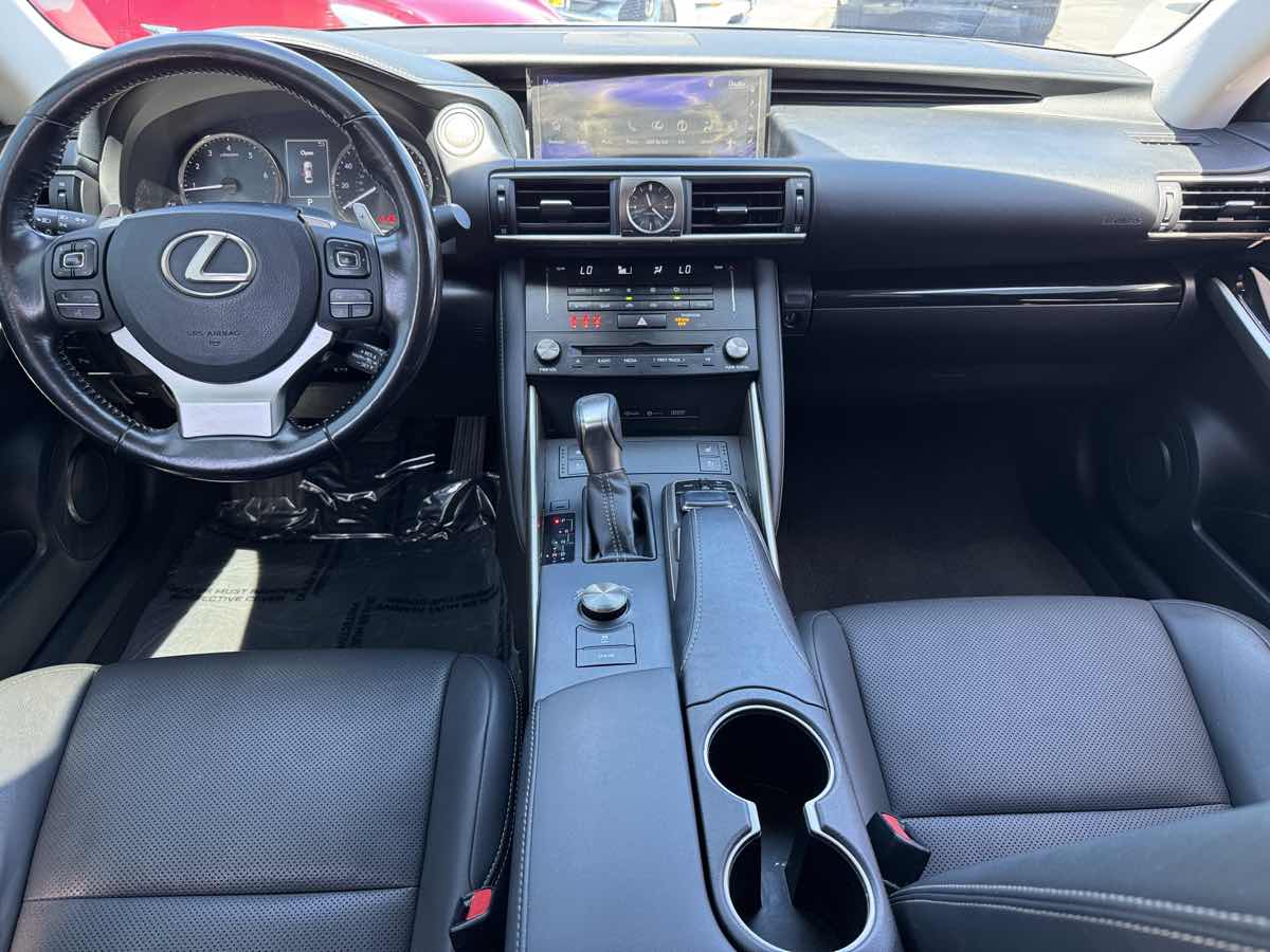 2017 Lexus IS 200t - Photo 18