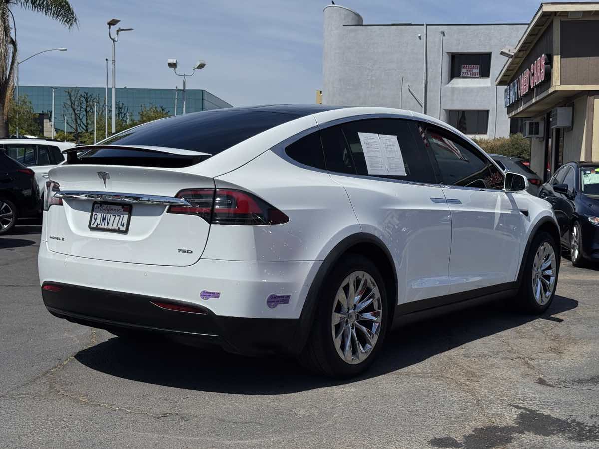2018 Tesla Model X 75D - Photo 15