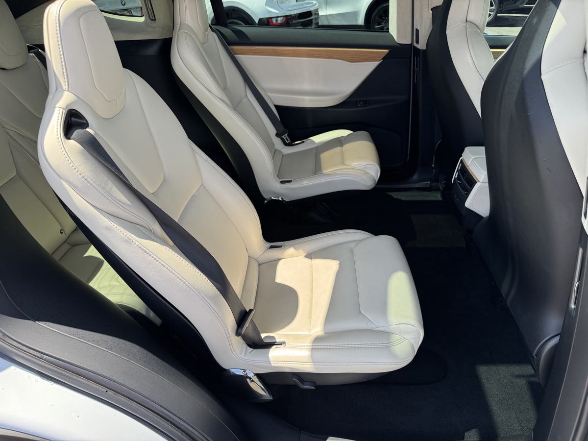 2018 Tesla Model X 75D - Photo 22