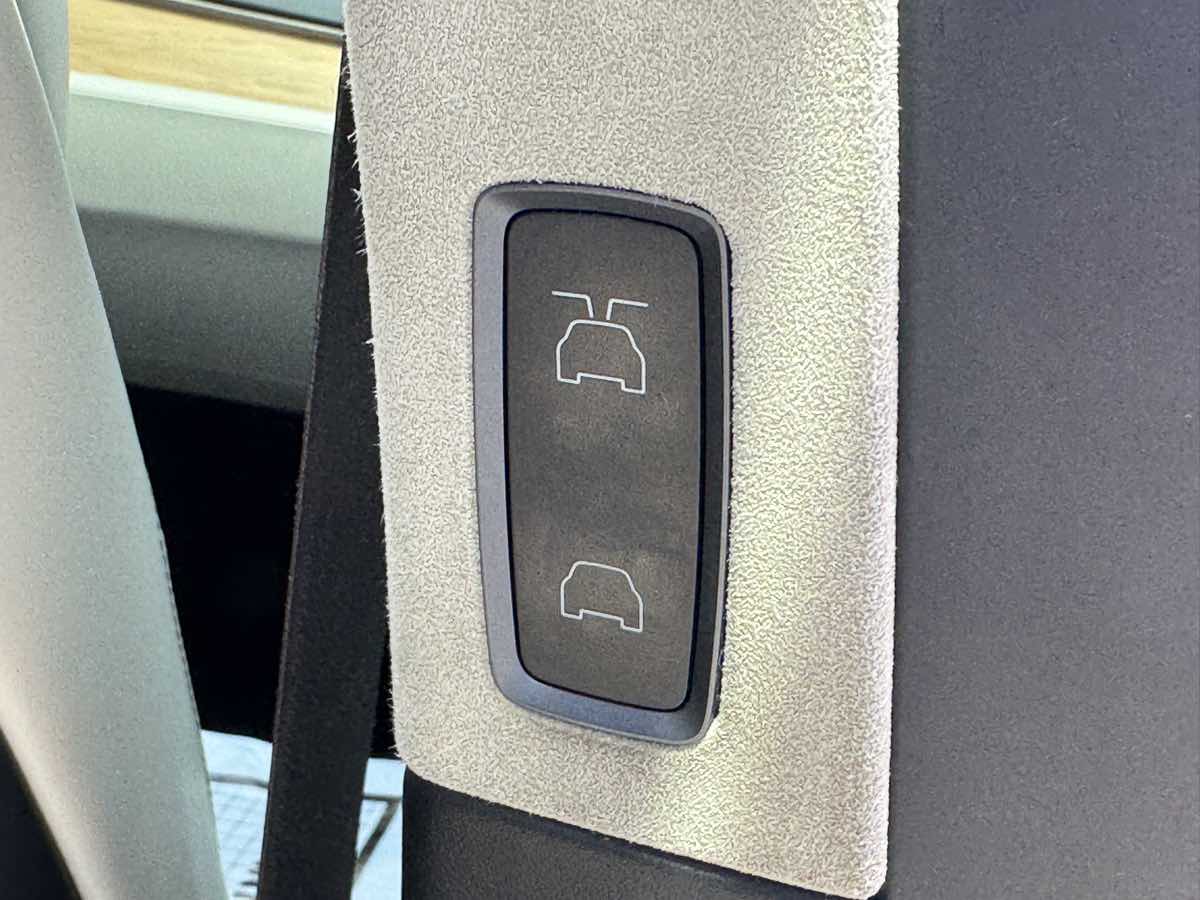 2018 Tesla Model X 75D - Photo 25