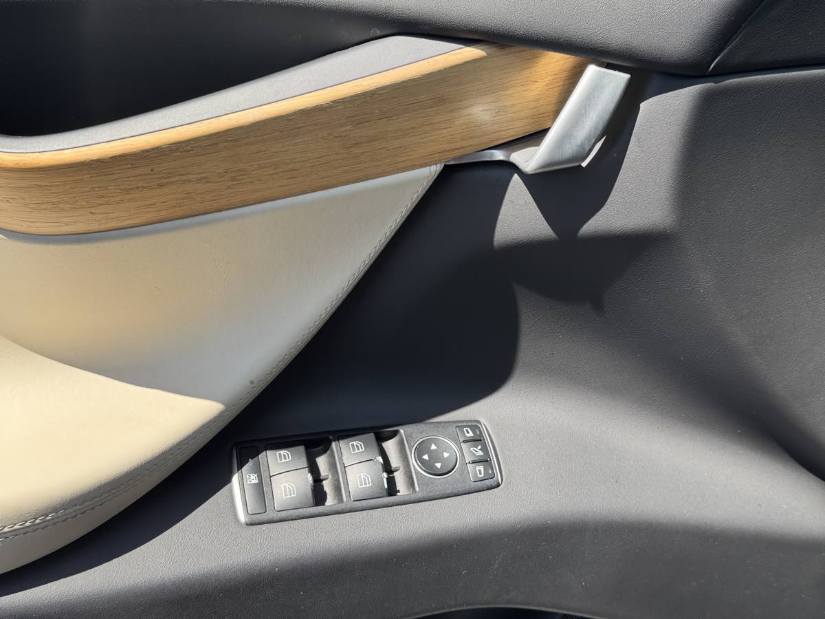 2018 Tesla Model X 75D - Photo 34